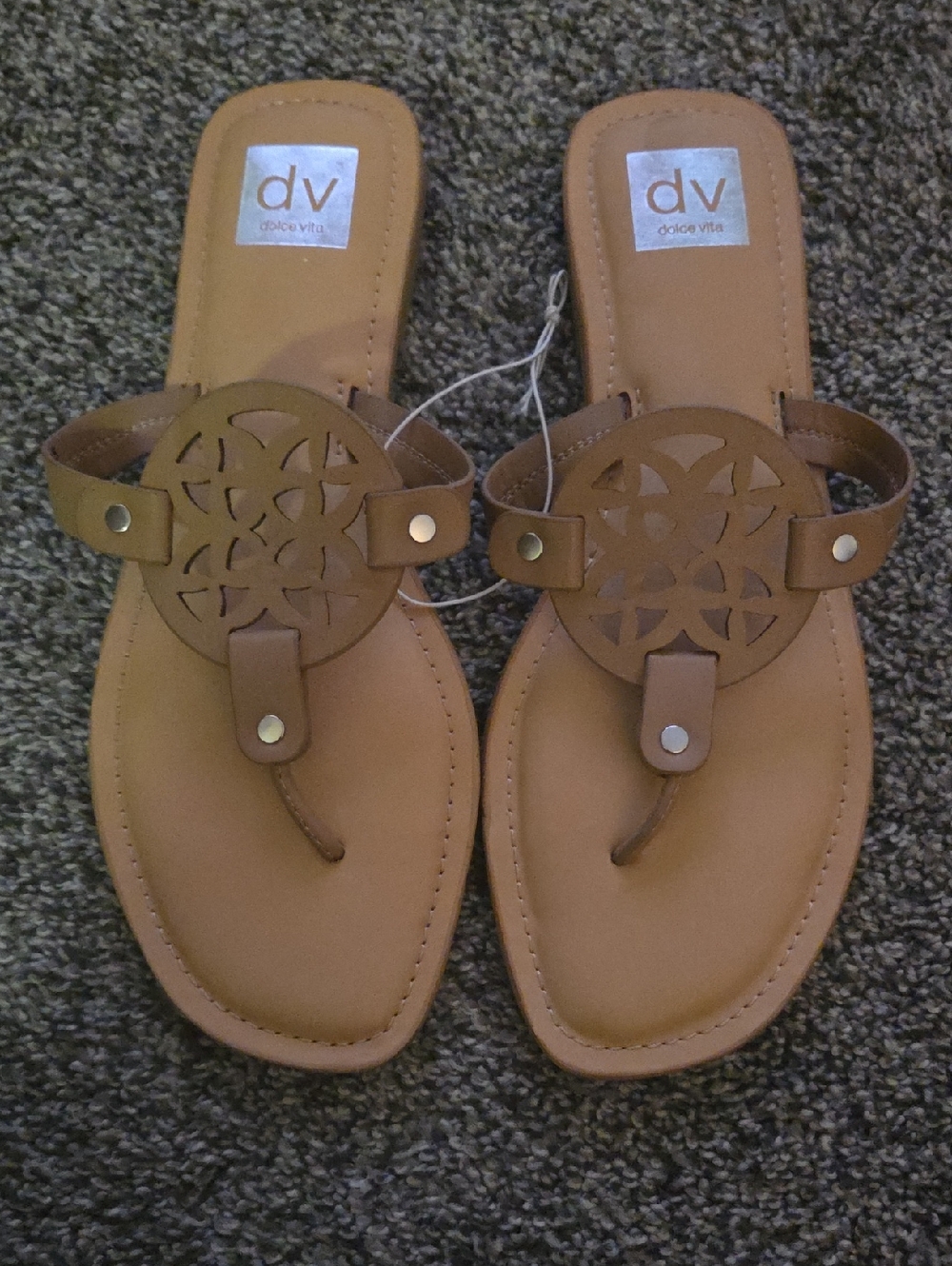 DV Dolce Vita Tan Cutout Thong Sandals - Tan - New